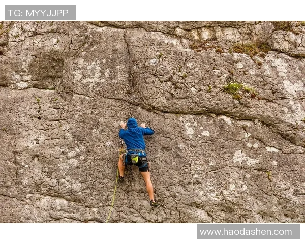 攀岩精神的力量：深入了解重庆攀岩队员的心理素质与挑战应对策略